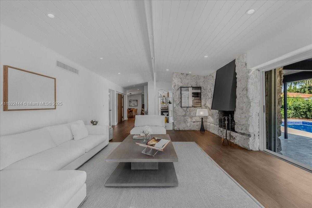 Small Image of 669 SOUTH MASHTA DR, Key Biscayne Number 11