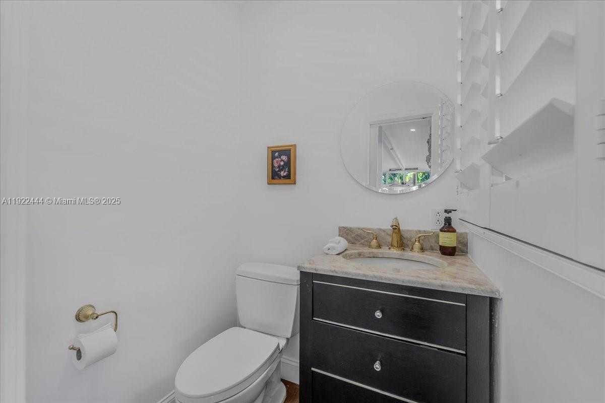 Small Image of 669 SOUTH MASHTA DR, Key Biscayne Number 17