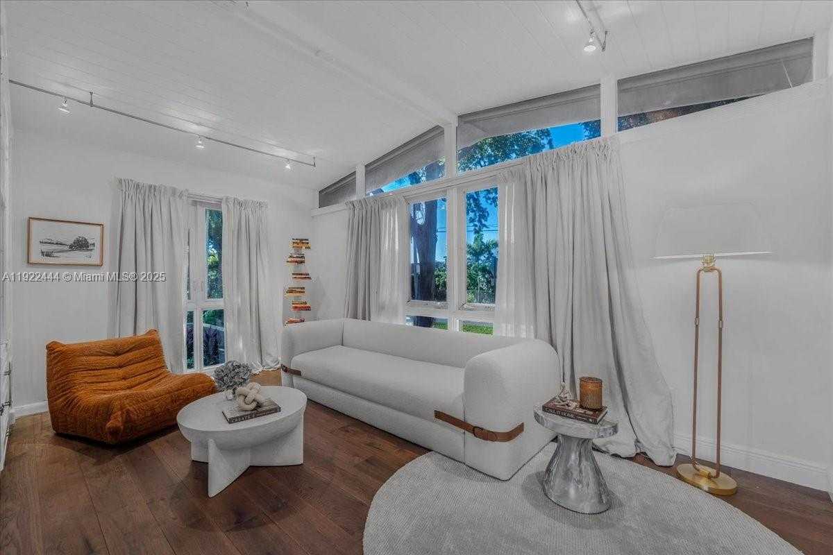 Small Image of 669 SOUTH MASHTA DR, Key Biscayne Number 19