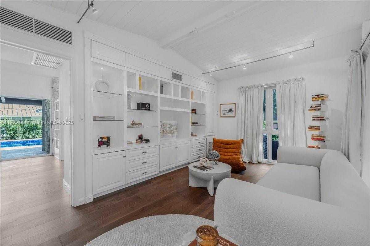 Small Image of 669 SOUTH MASHTA DR, Key Biscayne Number 21