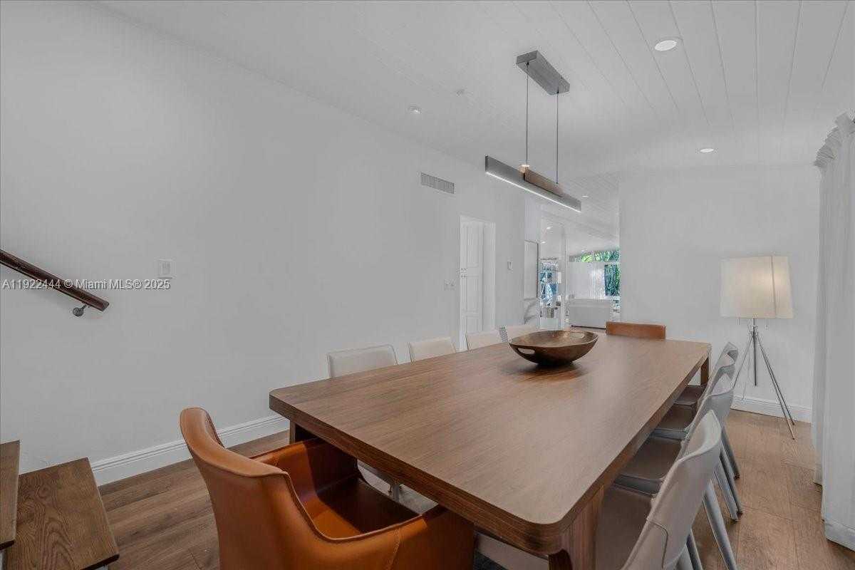 Small Image of 669 SOUTH MASHTA DR, Key Biscayne Number 24