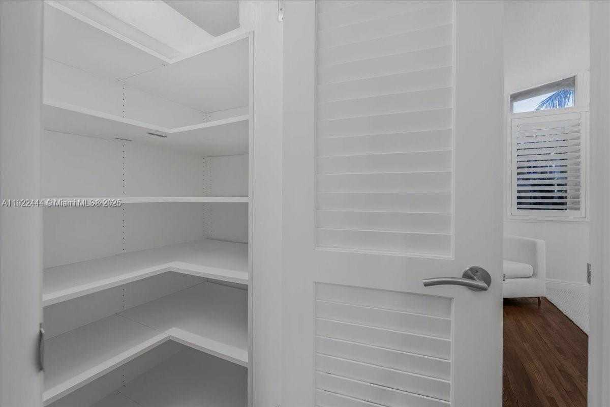 Small Image of 669 SOUTH MASHTA DR, Key Biscayne Number 26