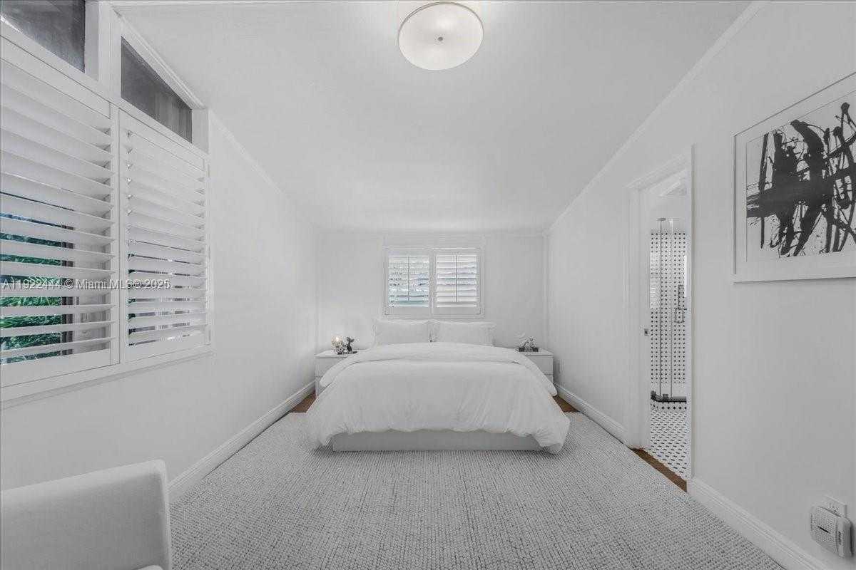 Small Image of 669 SOUTH MASHTA DR, Key Biscayne Number 28