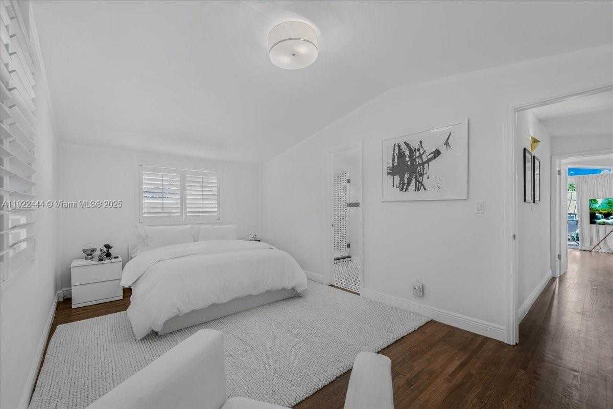 Small Image of 669 SOUTH MASHTA DR, Key Biscayne Number 29