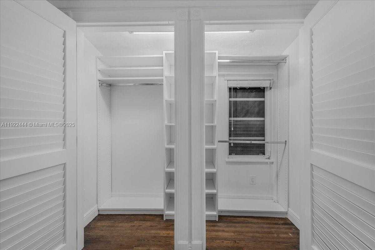 Small Image of 669 SOUTH MASHTA DR, Key Biscayne Number 32