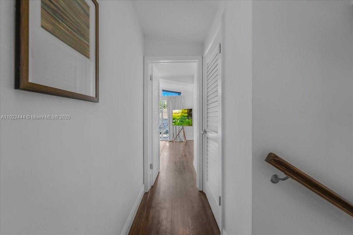 Small Image of 669 SOUTH MASHTA DR, Key Biscayne Number 37