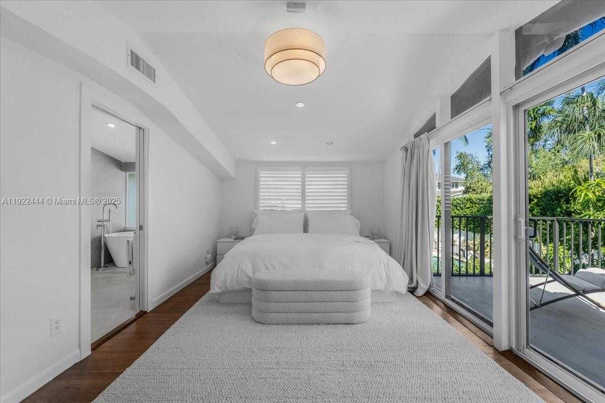 Small Image of 669 SOUTH MASHTA DR, Key Biscayne Number 39