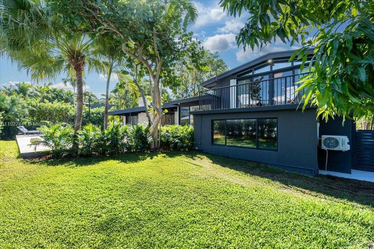 Small Image of 669 SOUTH MASHTA DR, Key Biscayne Number 5