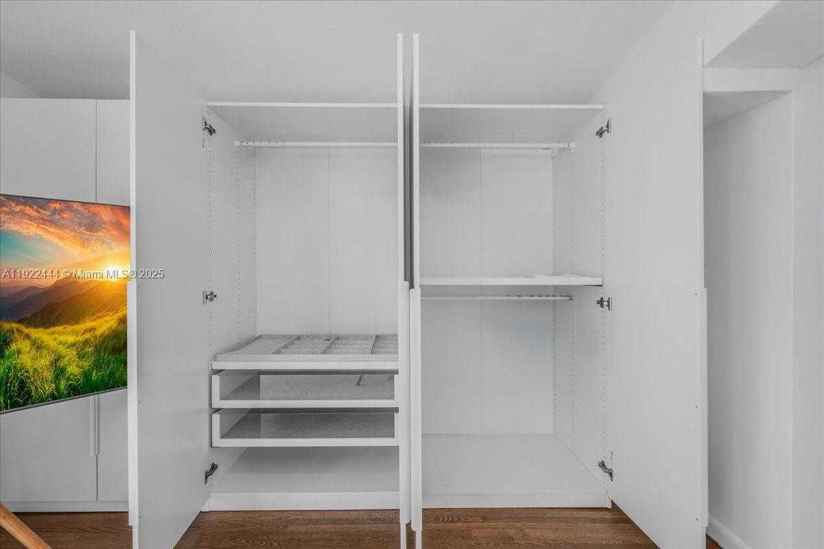 Small Image of 669 SOUTH MASHTA DR, Key Biscayne Number 51