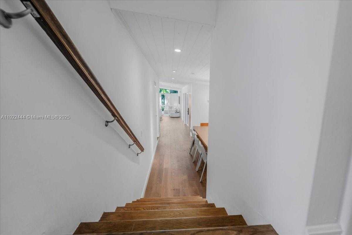 Small Image of 669 SOUTH MASHTA DR, Key Biscayne Number 53