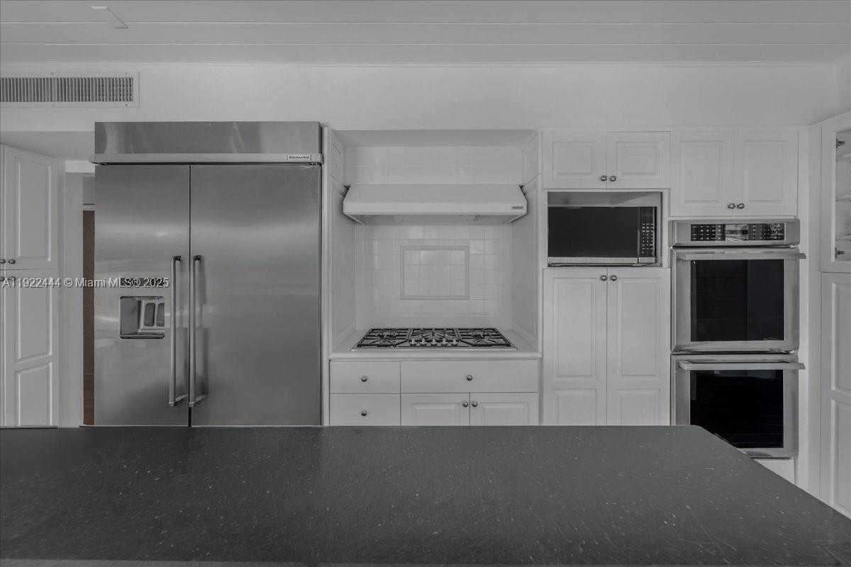 Small Image of 669 SOUTH MASHTA DR, Key Biscayne Number 61