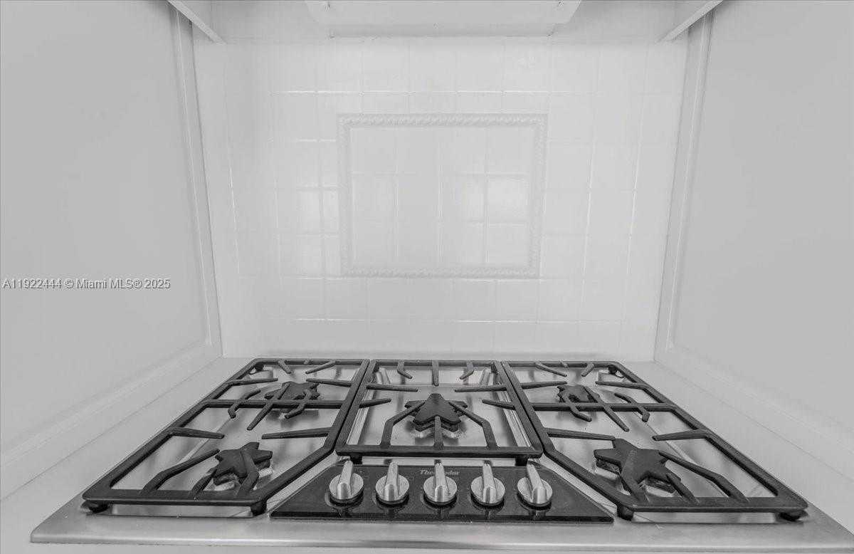 Small Image of 669 SOUTH MASHTA DR, Key Biscayne Number 62