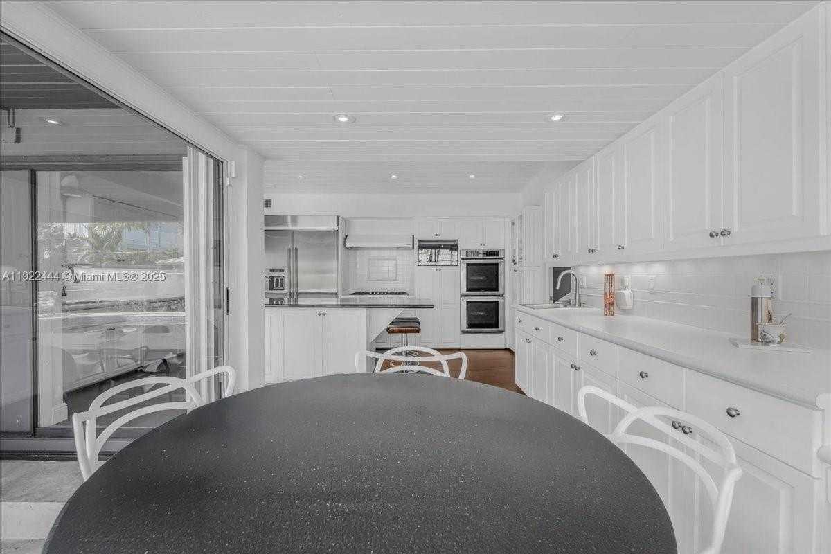 Small Image of 669 SOUTH MASHTA DR, Key Biscayne Number 66