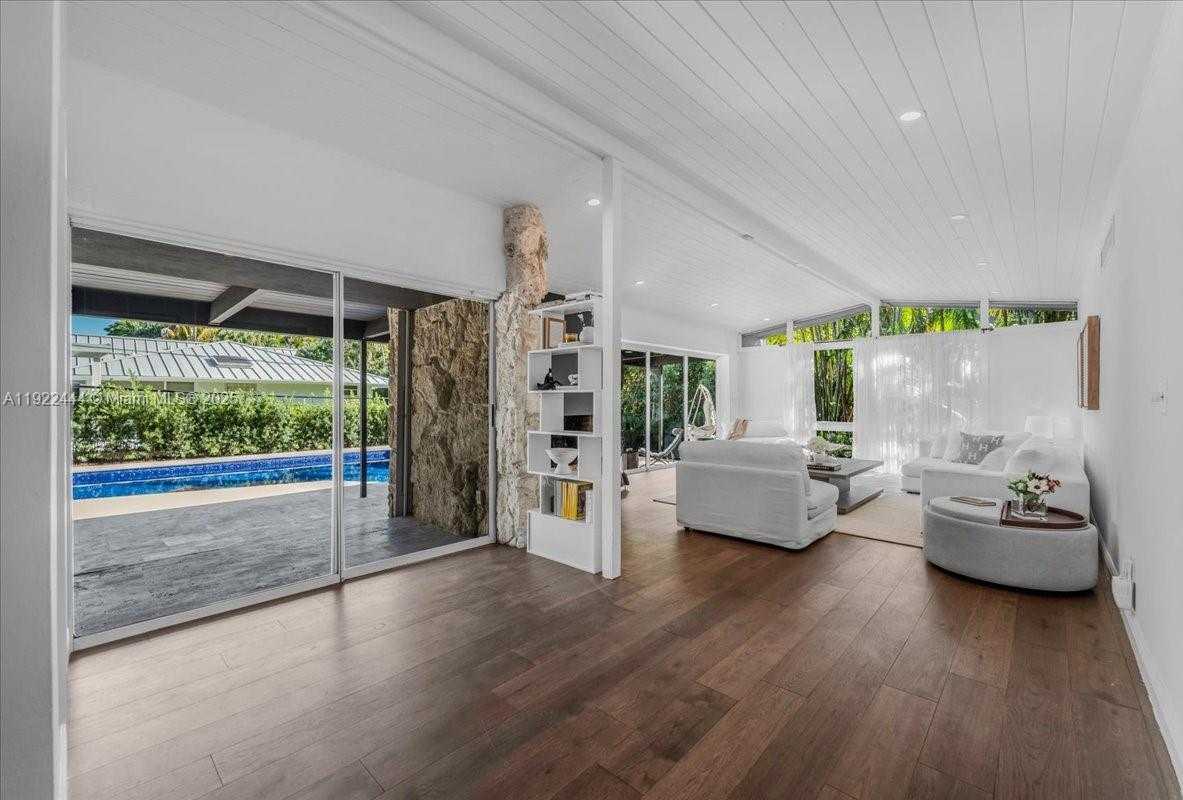 Small Image of 669 SOUTH MASHTA DR, Key Biscayne Number 7