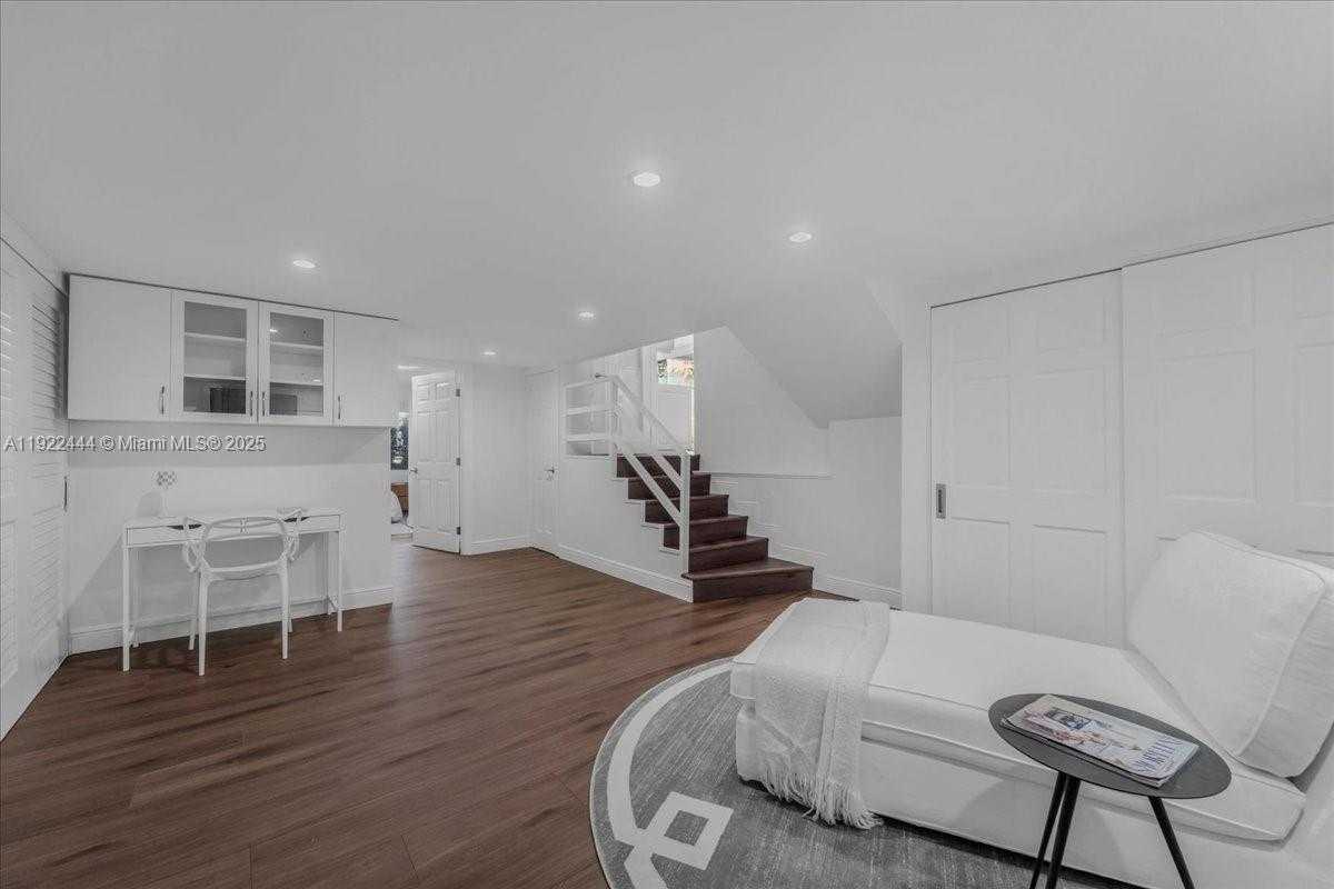 Small Image of 669 SOUTH MASHTA DR, Key Biscayne Number 75