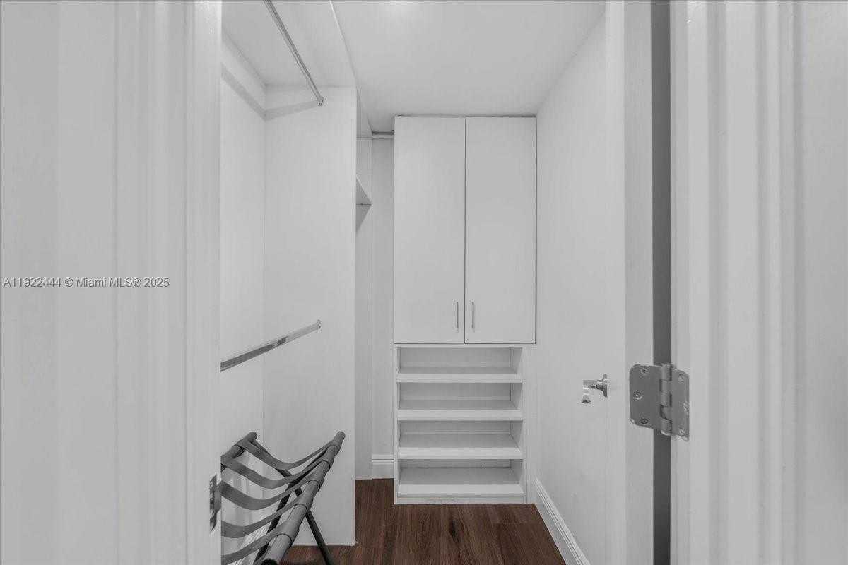 Small Image of 669 SOUTH MASHTA DR, Key Biscayne Number 77