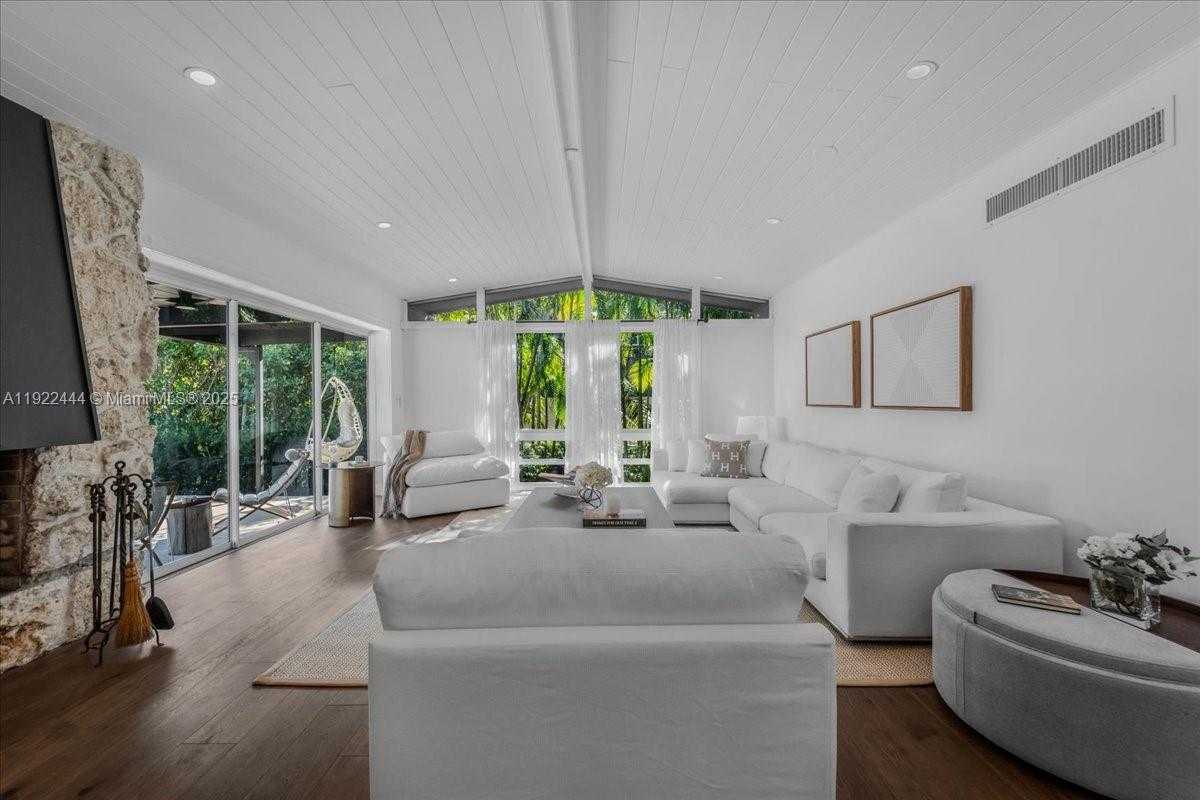 Small Image of 669 SOUTH MASHTA DR, Key Biscayne Number 8