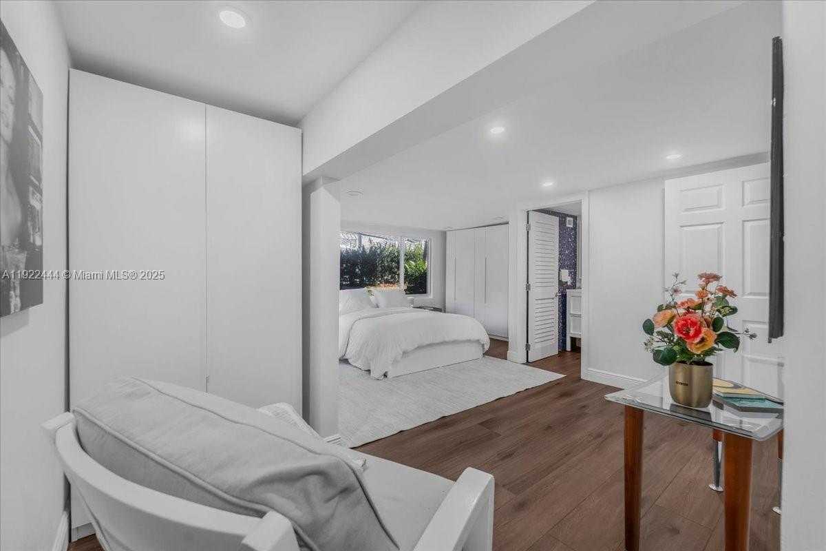 Small Image of 669 SOUTH MASHTA DR, Key Biscayne Number 80