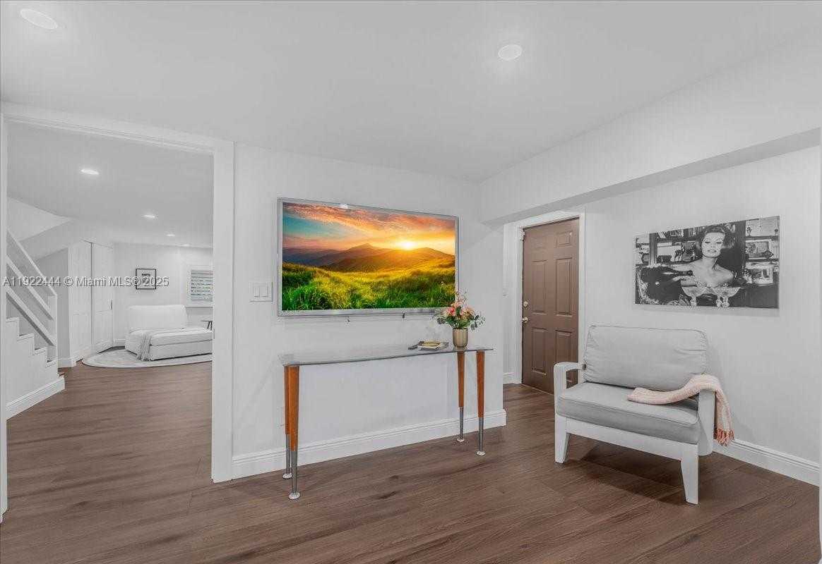 Small Image of 669 SOUTH MASHTA DR, Key Biscayne Number 81