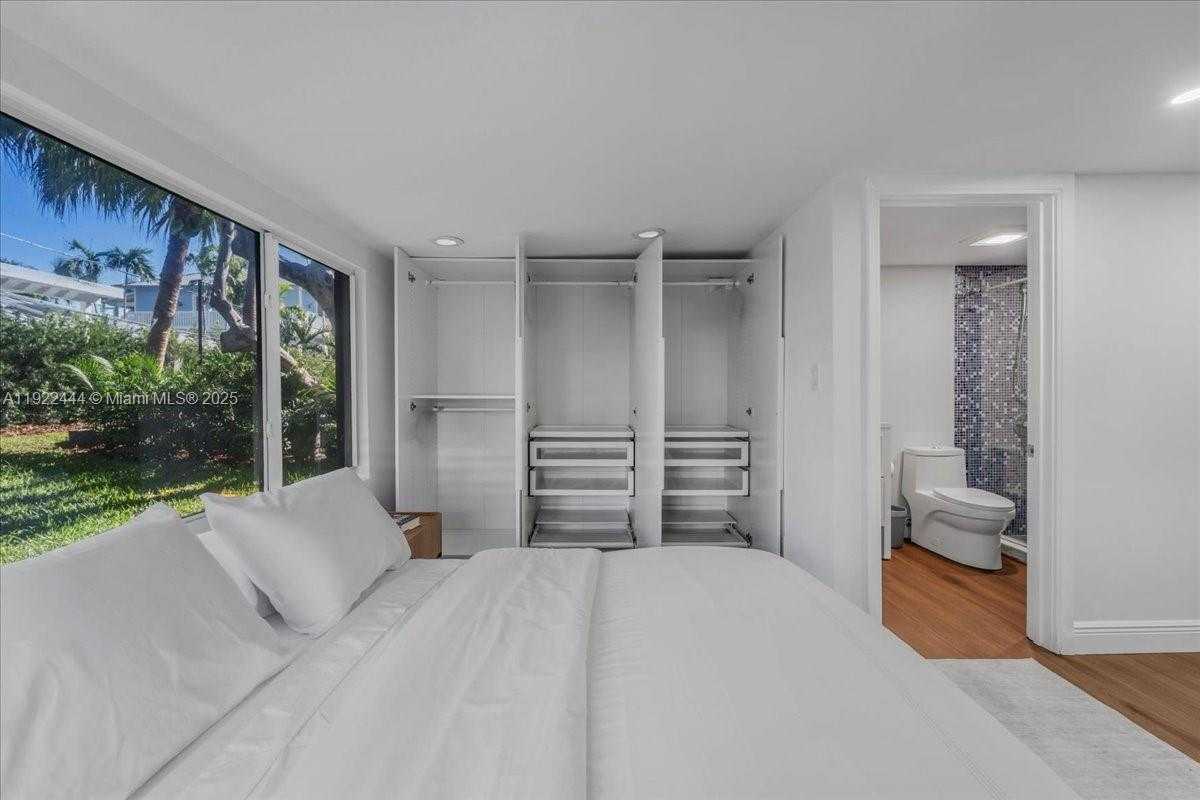 Small Image of 669 SOUTH MASHTA DR, Key Biscayne Number 83