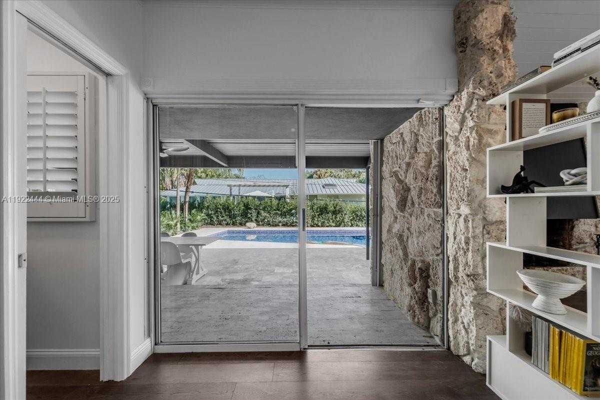 Small Image of 669 SOUTH MASHTA DR, Key Biscayne Number 88