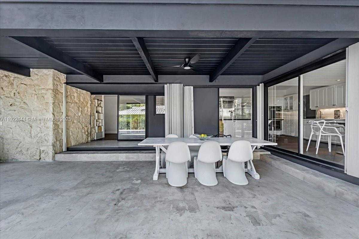 Small Image of 669 SOUTH MASHTA DR, Key Biscayne Number 90