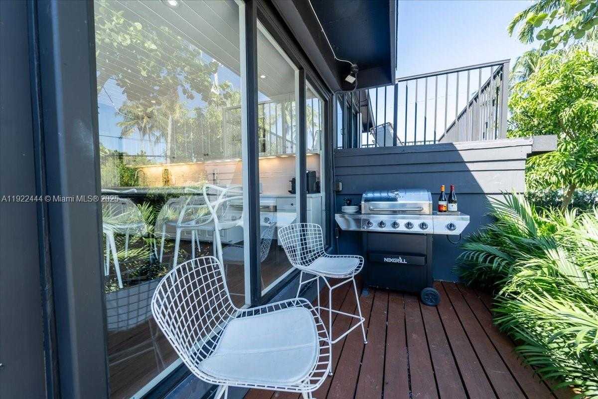 Small Image of 669 SOUTH MASHTA DR, Key Biscayne Number 93