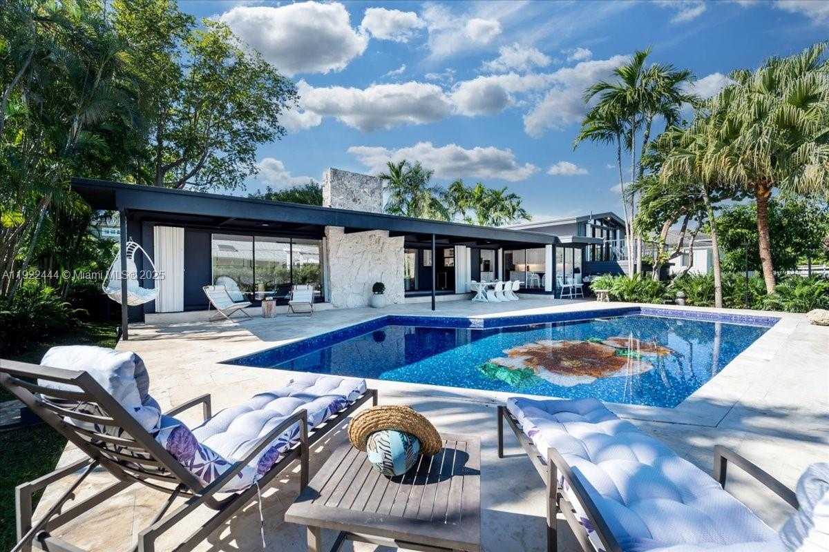 Small Image of 669 SOUTH MASHTA DR, Key Biscayne Number 96
