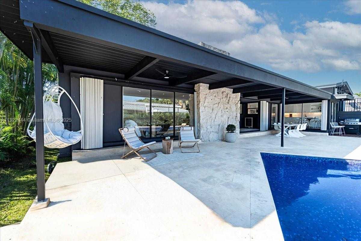 Small Image of 669 SOUTH MASHTA DR, Key Biscayne Number 98