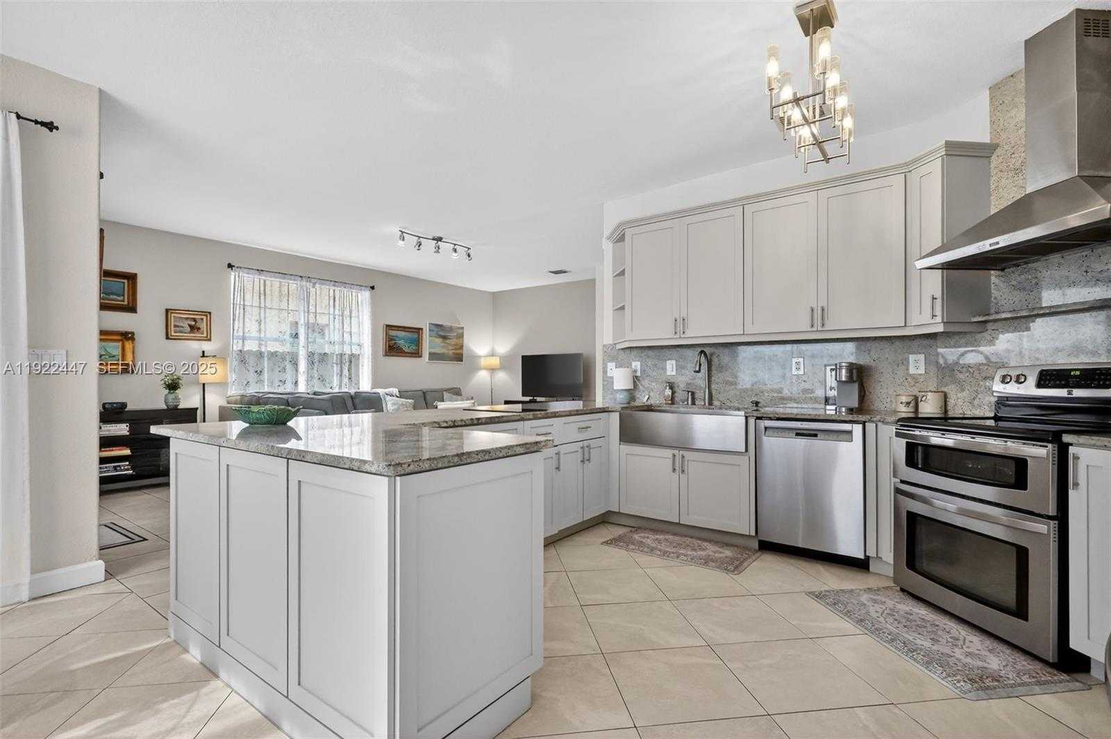 Small Image of 15144 SOUTH WEST 20TH ST, Miami Number 12