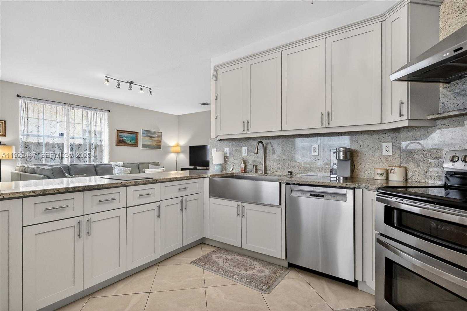 Small Image of 15144 SOUTH WEST 20TH ST, Miami Number 16