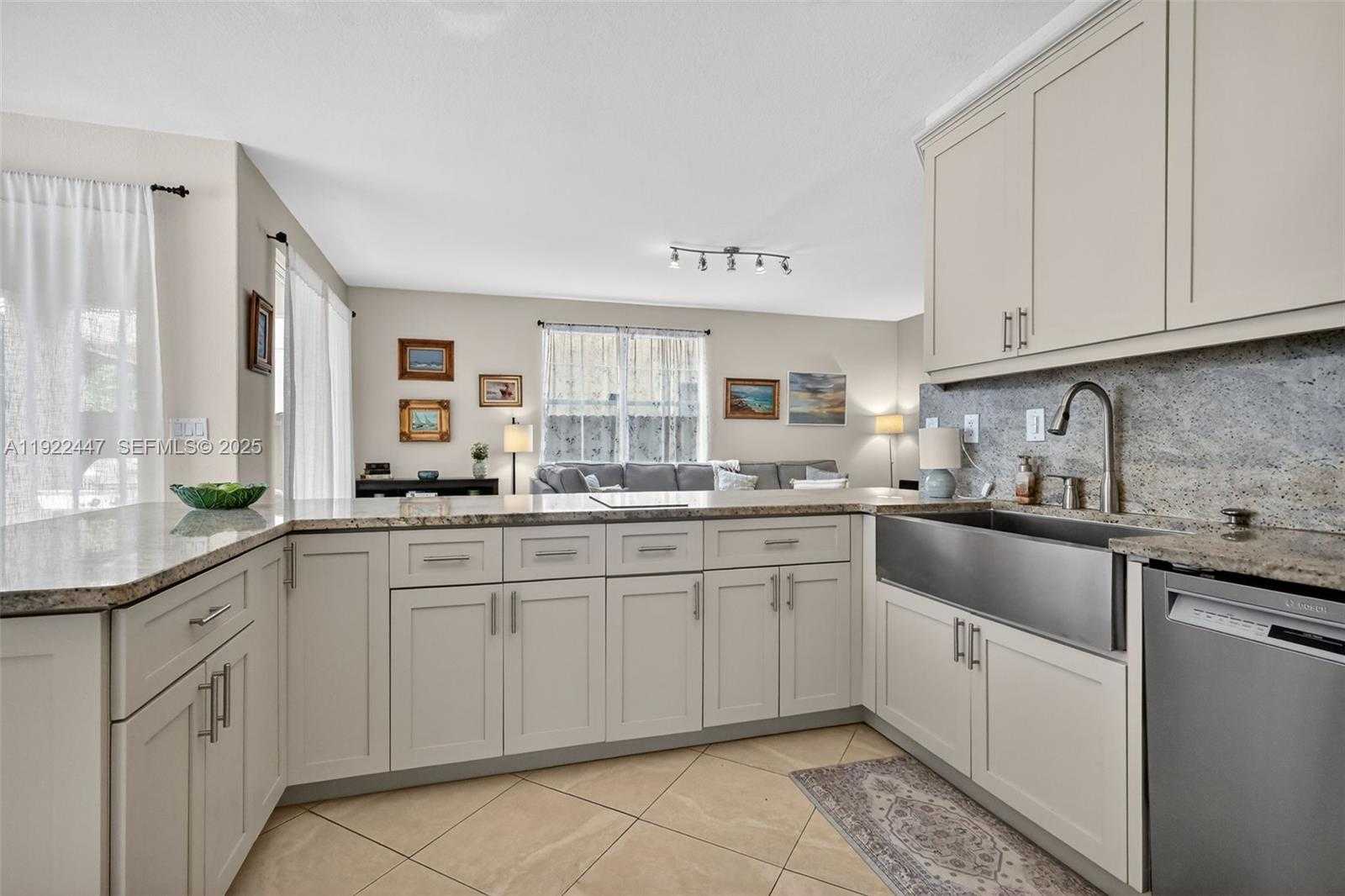 Small Image of 15144 SOUTH WEST 20TH ST, Miami Number 17