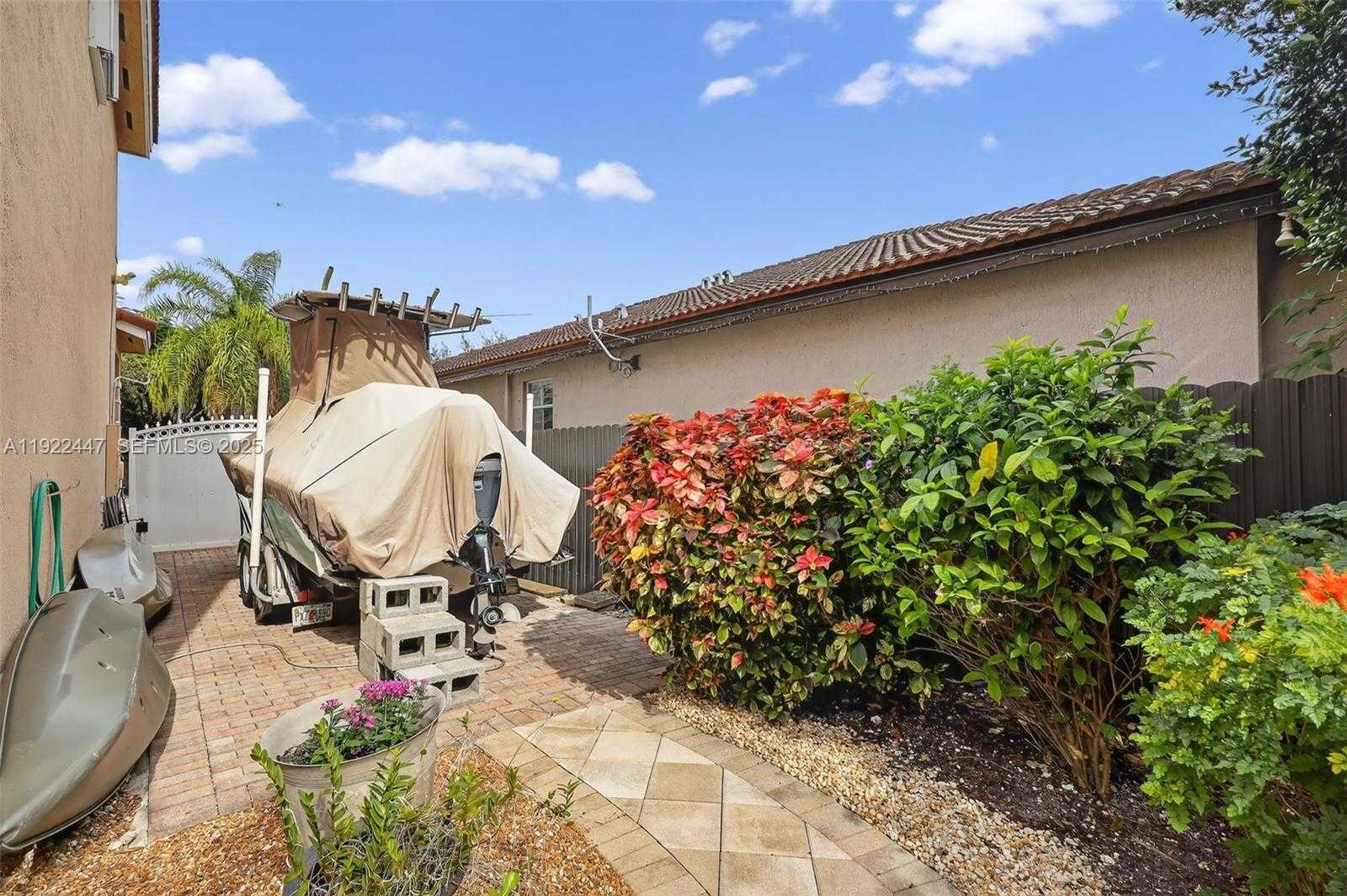 Small Image of 15144 SOUTH WEST 20TH ST, Miami Number 60