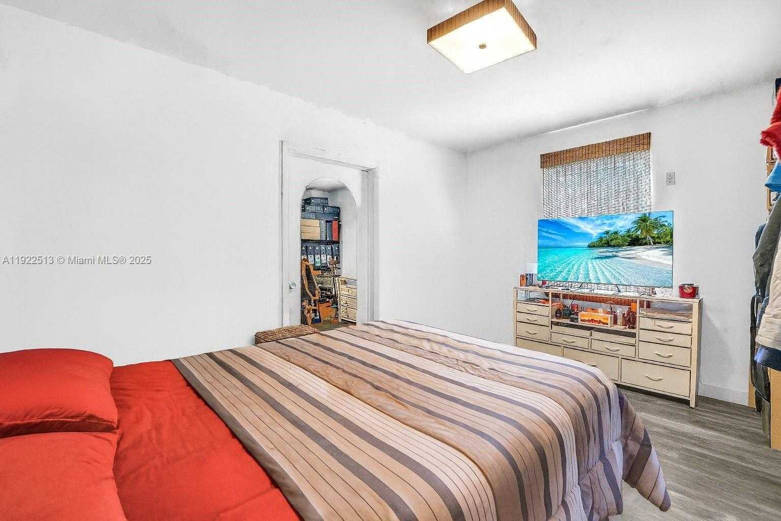 Small Image of 100 NORTH WEST 123RD ST, North Miami Number 15