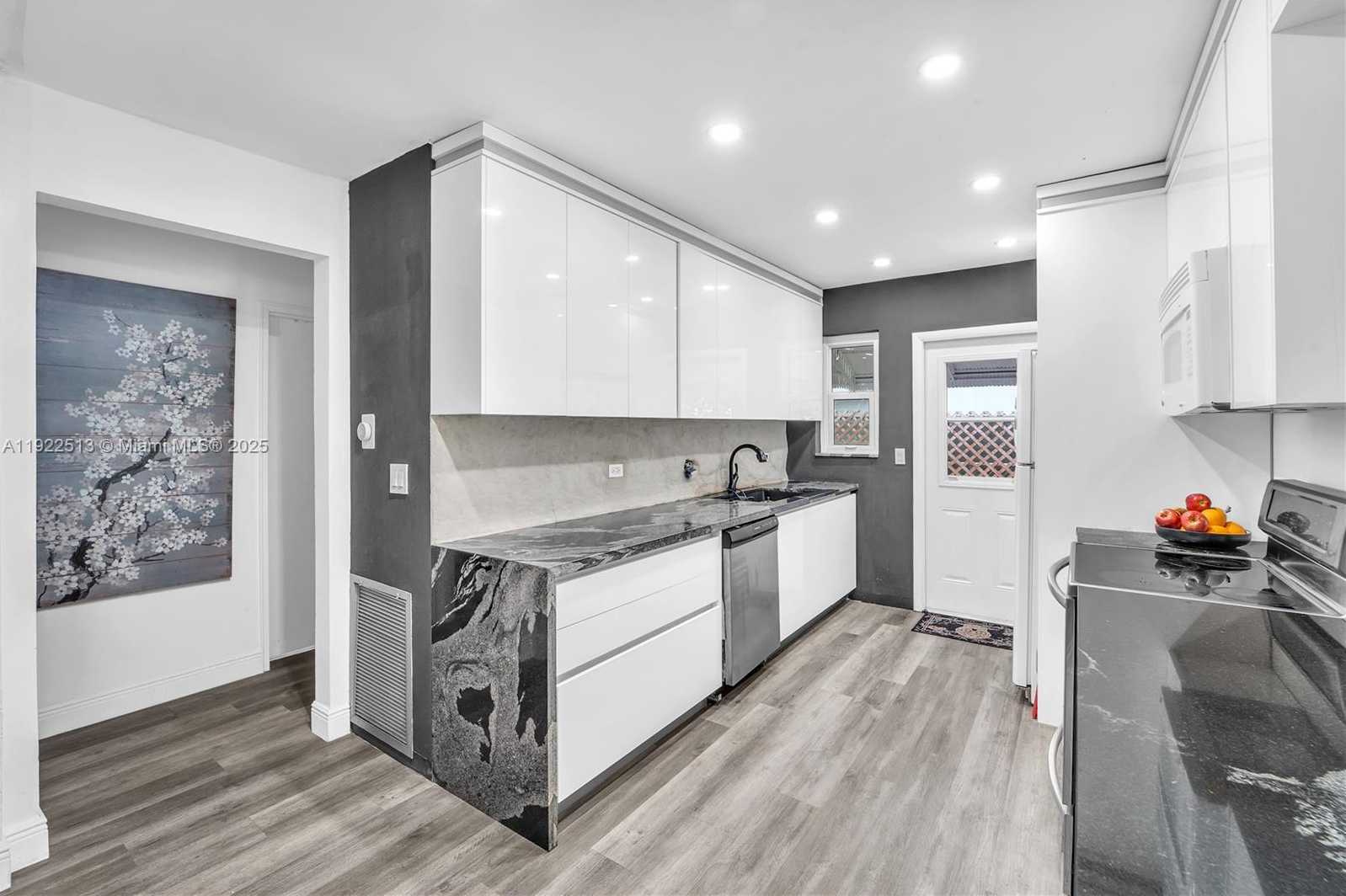 Small Image of 100 NORTH WEST 123RD ST, North Miami Number 5