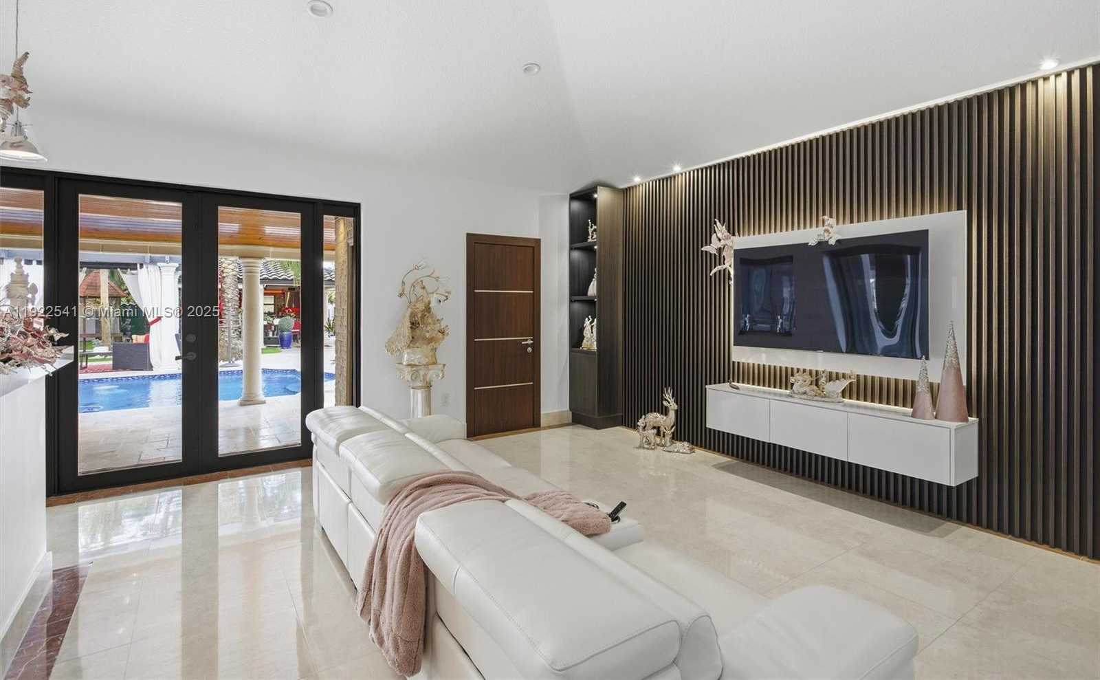 Small Image of 14252 SOUTH WEST 30TH ST, Miami Number 11