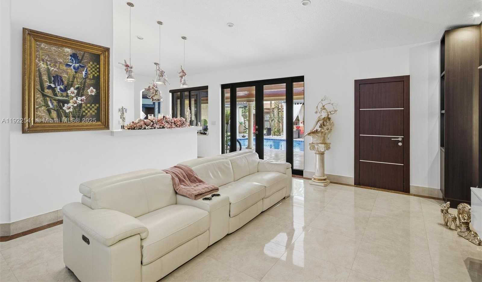 Small Image of 14252 SOUTH WEST 30TH ST, Miami Number 12