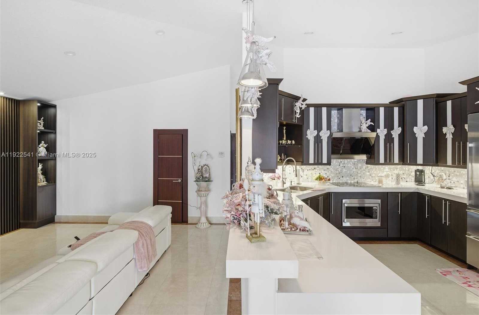 Small Image of 14252 SOUTH WEST 30TH ST, Miami Number 15