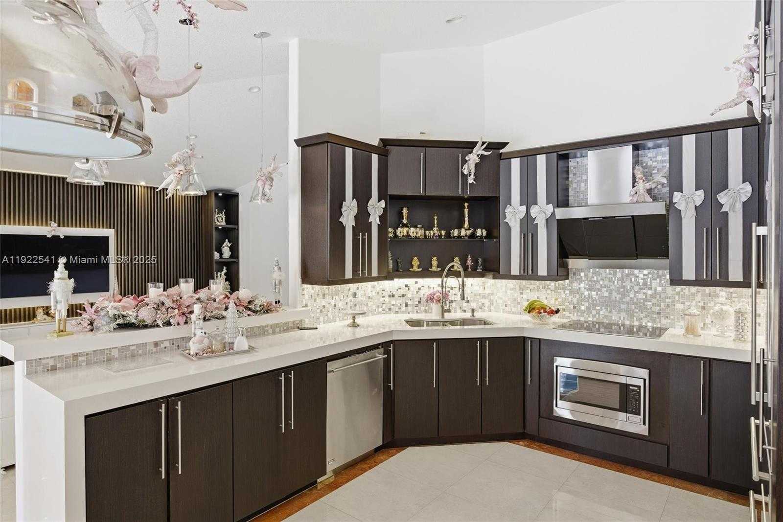 Small Image of 14252 SOUTH WEST 30TH ST, Miami Number 17