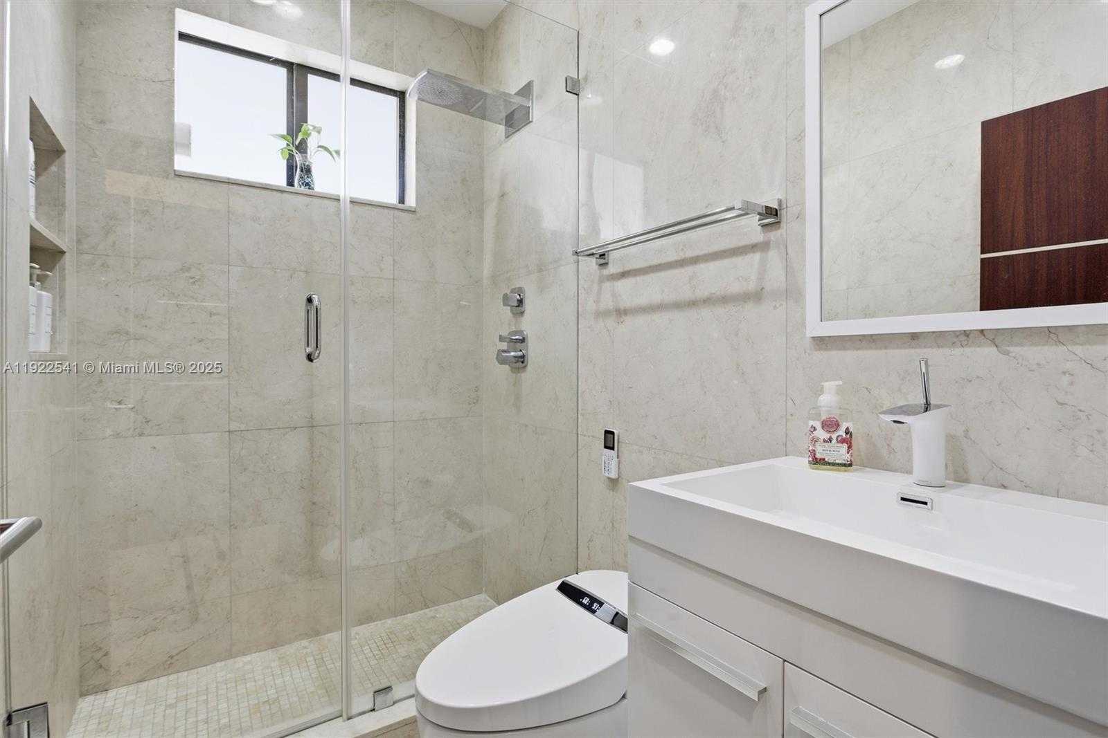 Small Image of 14252 SOUTH WEST 30TH ST, Miami Number 30