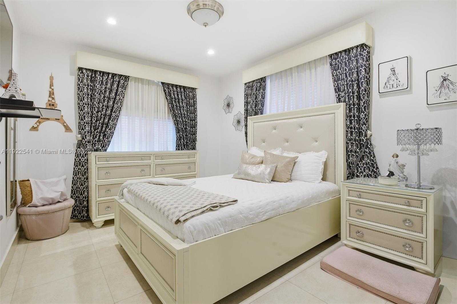 Small Image of 14252 SOUTH WEST 30TH ST, Miami Number 31