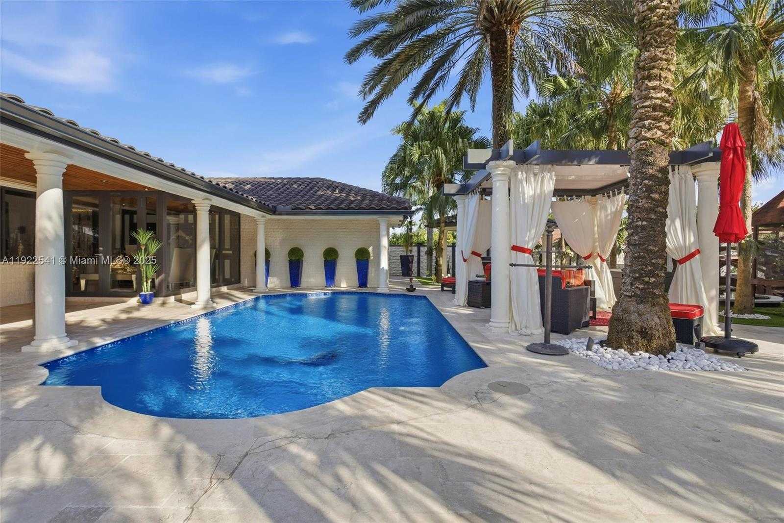 Small Image of 14252 SOUTH WEST 30TH ST, Miami Number 37