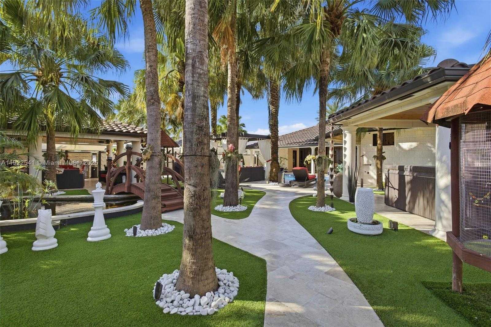 Small Image of 14252 SOUTH WEST 30TH ST, Miami Number 46