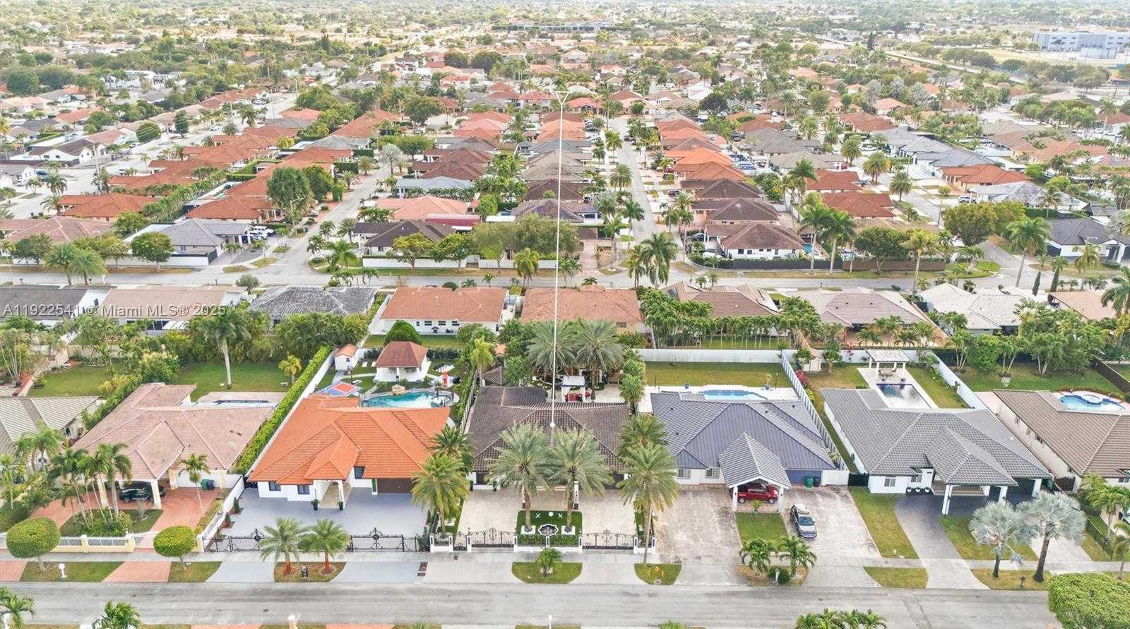 Small Image of 14252 SOUTH WEST 30TH ST, Miami Number 53