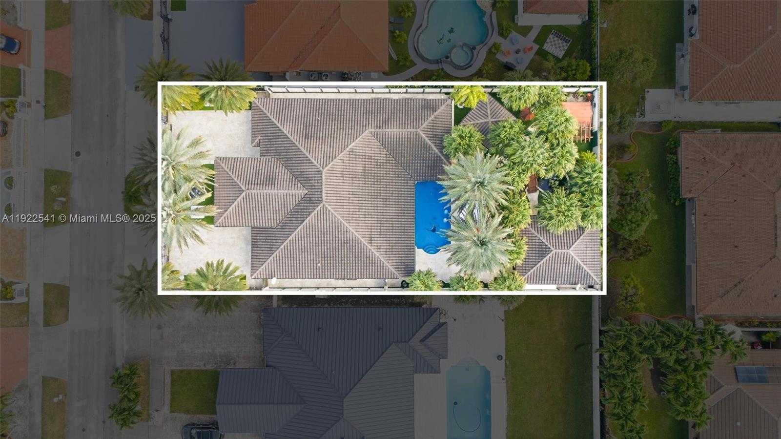 Small Image of 14252 SOUTH WEST 30TH ST, Miami Number 57