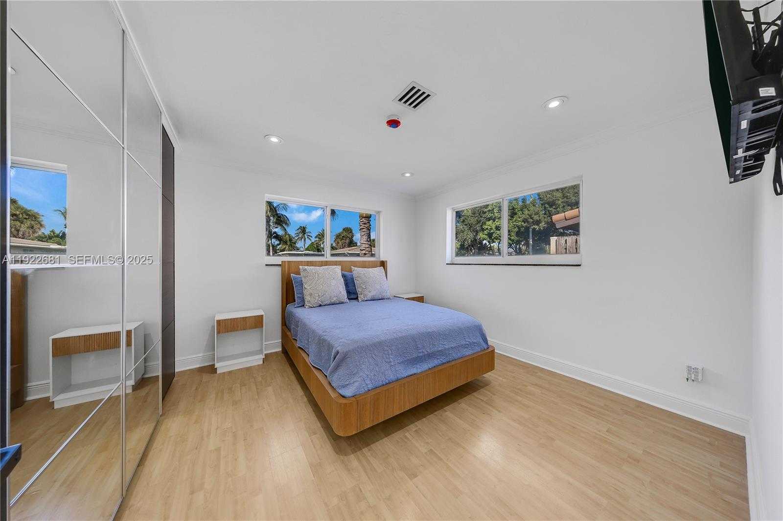 Small Image of 800 SOUTH EAST 3RD TER, Pompano Beach Number 17