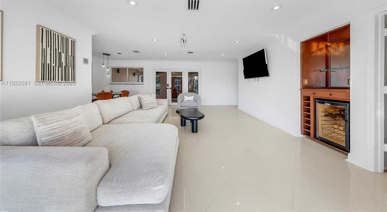 Small Image of 800 SOUTH EAST 3RD TER, Pompano Beach Number 7