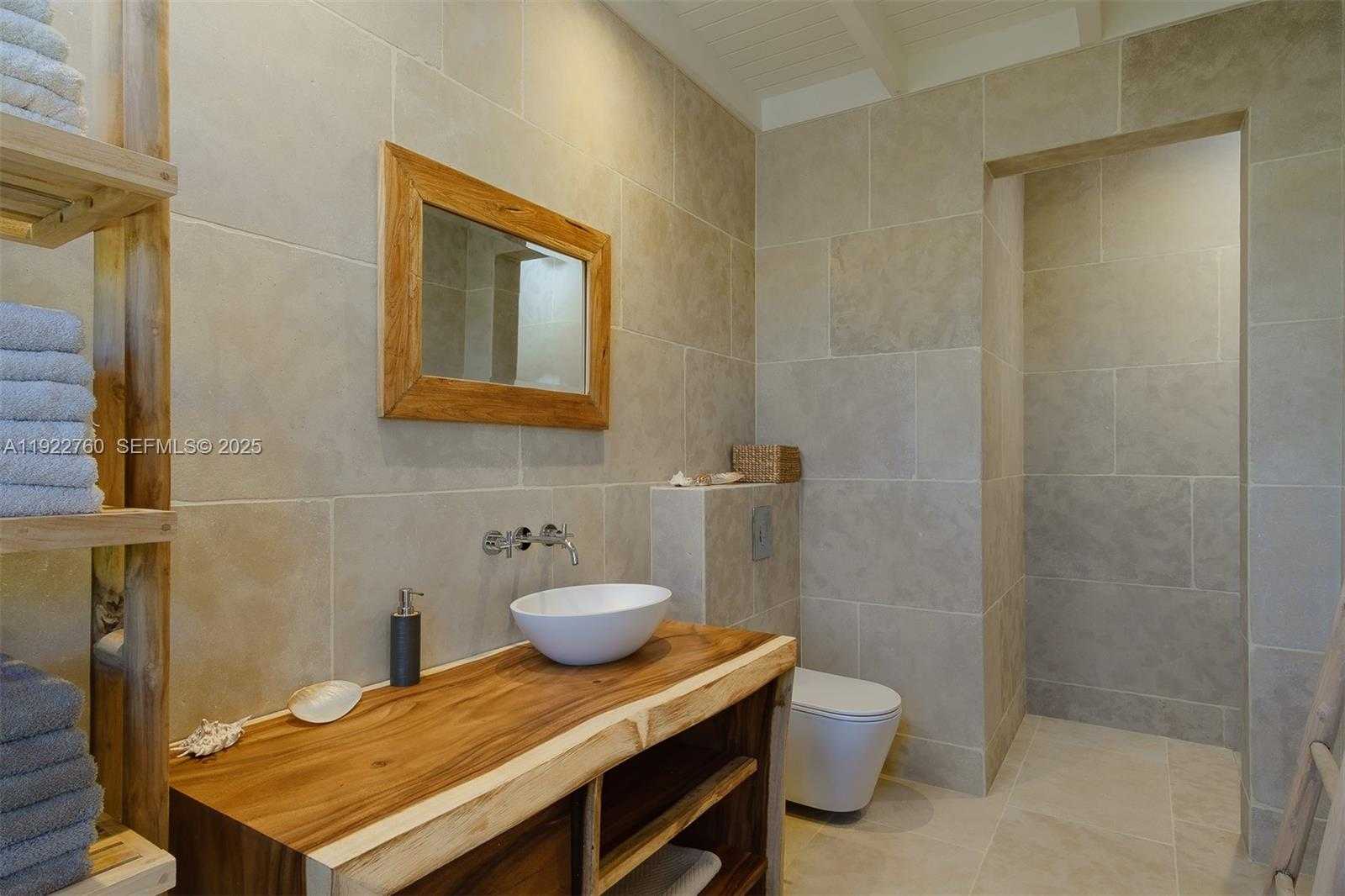 Small Image of NORTH CORAL ESTATE, Out of City Number 21