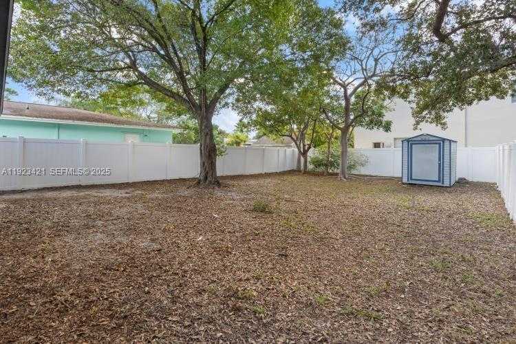 Small Image of 870 NORTH EAST 35TH ST, Oakland Park Number 22