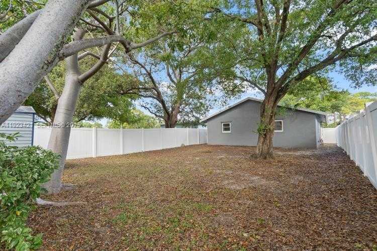 Small Image of 870 NORTH EAST 35TH ST, Oakland Park Number 23